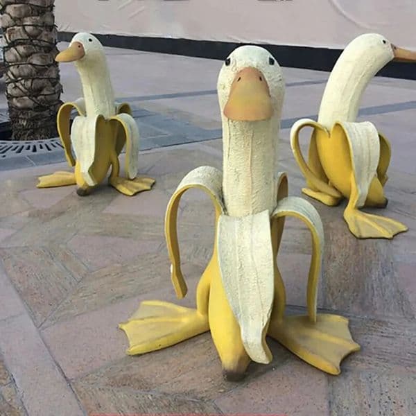 Banana Duck Creative Garden Decor Sculptures Yard Vintage Gardening Decor Art Whimsical Peeled Banana Duck Home Statues Crafts 250715