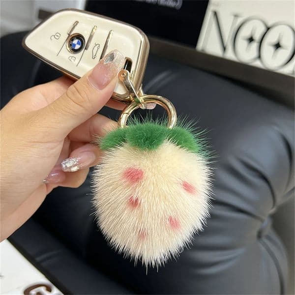 Mink Fur Strawberry Lovely Fur Keychain Charm Fashion Car Key Chain Keychain For Bags Keyrings Bag Charms Party Favor Jewelry 250717