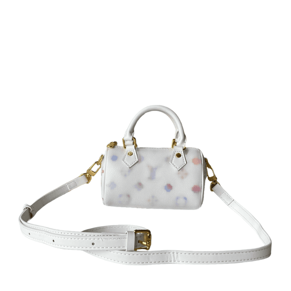 Elegant Cross Body Shopper by Renowned Brand: Versatile Womens Leather Accessory Perfectly Combining Practicality With High Style
