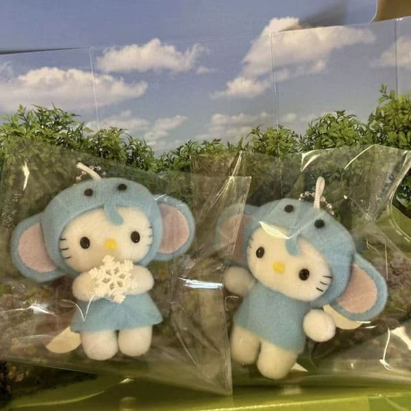Elephant Holding Snowflake Kitty Little Elephant Bag Pendant Cute Plush Keychain Doll Backpack Decoration 250722BJ