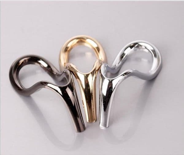 Smoking Pipes New stainless steel pipe rack, smoking accessories, alloy metal crafts, creative high heel rack cigarette holder.