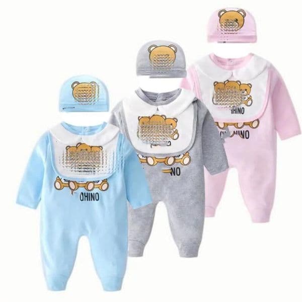 Set PCS Rompers 3 Hat Bib Jumpsuit Kids Designer Rompers Girls Boys Brand Letter Newborn Baby Clothes Toddler 01