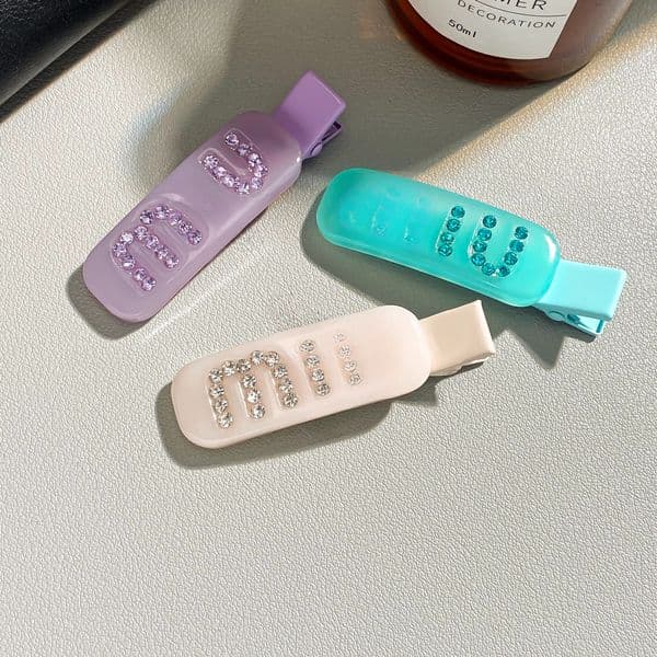 Hairband with letter pattern set with diamonds jelly-colored duckbill-shaped hair clip for detangling unruly hair S260519