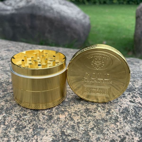 Smoking Pipes Mini Zinc Alloy Smoke Grinder Metal 4-Layer Creative Portable