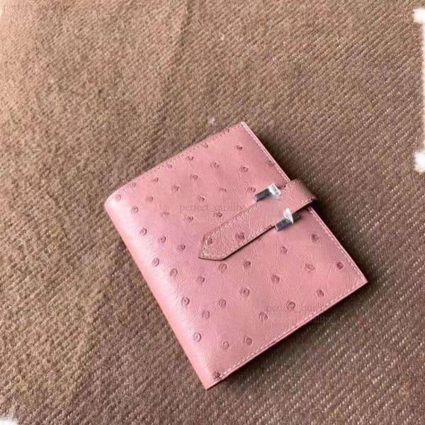 99A Premium Designer Shoulder-Strap Handbag, made of imported ostrich leather, is a blend of fashion and emotion, accompanying you through your wonderful moments.
