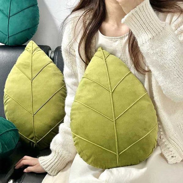 1pcs Christmas Decorations Leaf Shaped Pillows Nordic Style Minimalist Living Room Sofas Headboard Cushions New Years Gifts Z250729