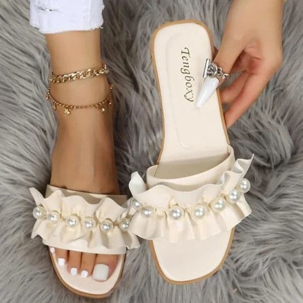 Women Slides Faux Pearl Decor Ruffle Trim Sandals Open Toe Wear-resistant Flat Slippers Summer Sandy Beach Sandals Women Shoes 250725BJ