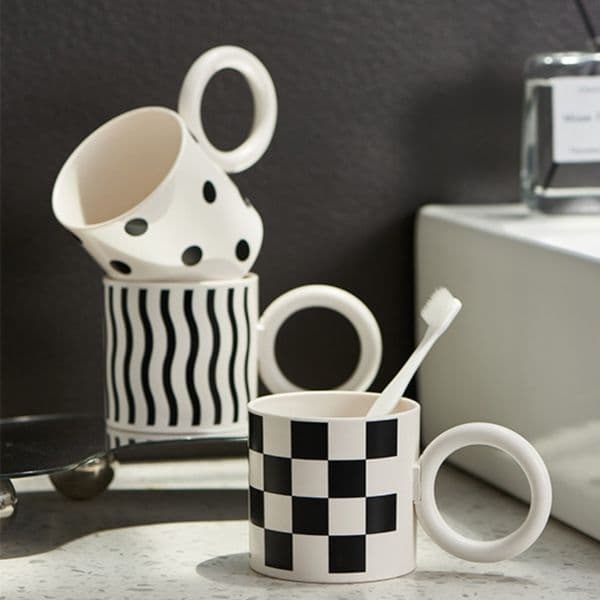 Toothbrush with Big Round Handle Multifunctional Tea Milk Water Cup White Black Checkered Pattern Coffee Mug Gift