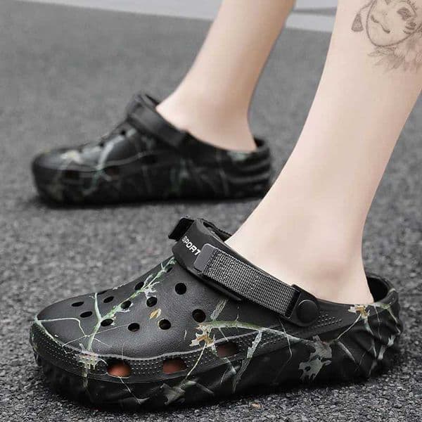 Mens sandals breathable lightweight soft EVA mens slippers outdoor Fi mens garden shoes couple beach casual shoesXJ250401