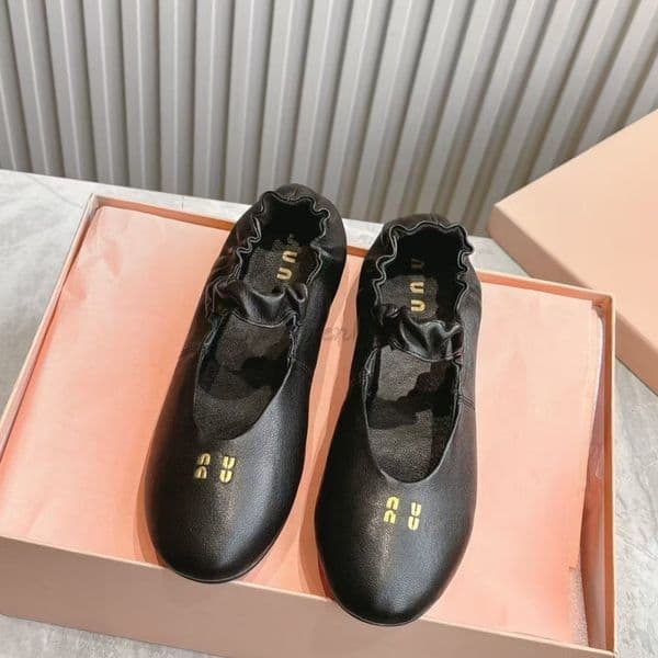 2025AW Highquality ballet shoes designed by designers luxurious bow fashionable flat shoes for women outdoor commuting women letter MM single shoes 2 types