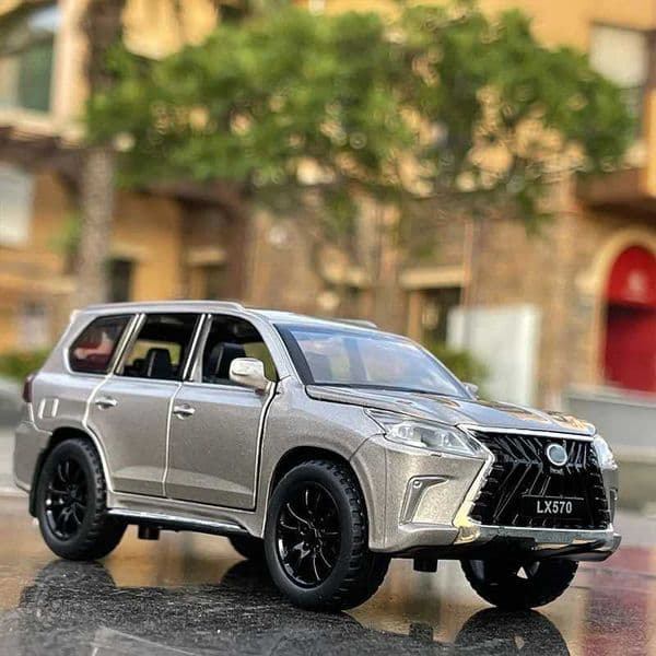 1/32 LX570 SUV alloy car model die-casting metal toy off-road vehicle model car sound and light simulation series childrens toy gift X250402