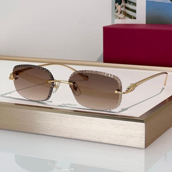 Sunglasses For Men Women Summer 0832 Popular Designer Stylish Outdoor Catwalk Leisure Style Anti-Ultraviolet UV400 Plate Sawtooth Frameless Glasses Random Box