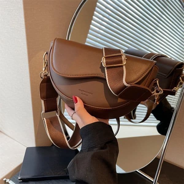 Vintage Shoulder Bag for Women Durable Minimalist Crossbody Purse with Adjustable Strap Everyday Armpit Chic Messenger 251103