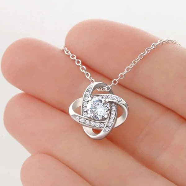 Fashionable AA Zircon Pendant Necklace Gift Jewelry Stylish Glowing for Special Occasions 251104