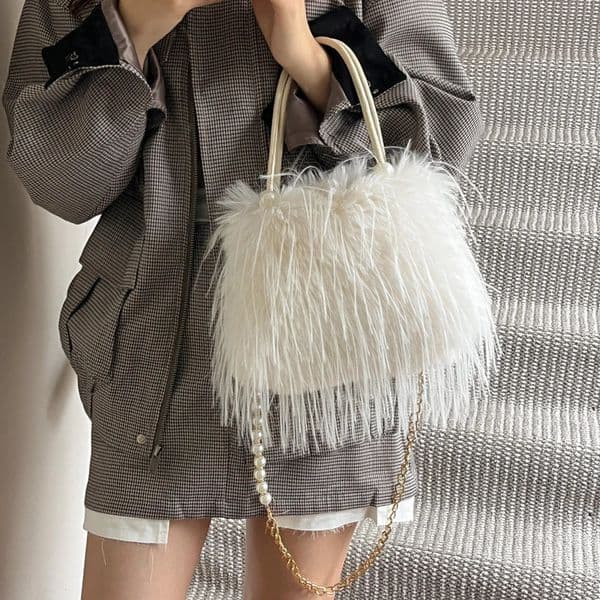 Winter Fashion Furry Handbag for Women Soft Plush Tote Bag with Tassel Sweet Pink Crossbody Shoulder Purse Ladies Christmas Gift 251103