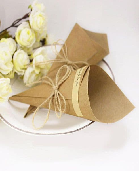 Behogar 100 PCS Retro Kraft Paper Cones Bouquet Candy Bags Boxes Wedding Party Gifts Packing with Ropes Label1020772