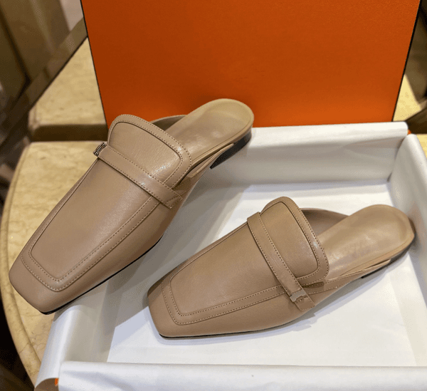 Women Loafer Flat Groupie Mule Calfskin Leather Dress casual Shoes Winter Luxury Designer Ladys Slip On Mules Square Toe low heel