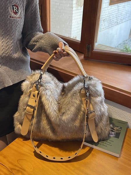 Designer bag Free shipping underarm bag simple handbag winter trend versatile elegant fur handbag for women high-end faux fur single-shoulder crossbody bag