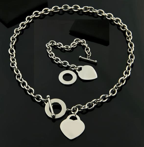 Luxury Pendant Classic Couple Heart Fashion High Quality 316L Titanium Steel Designer Necklace Hrand Jewelry