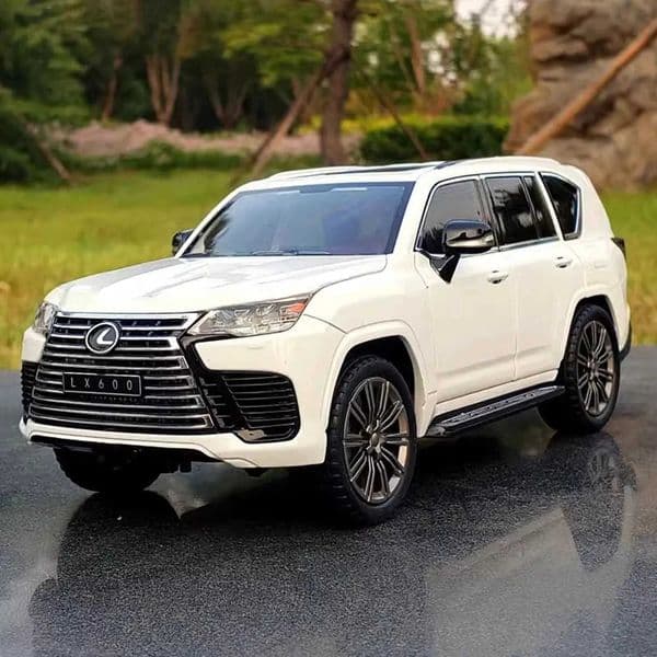 1 24 LX600 off-road luxury SUV model zinc alloy retractable toy car with sound and light suitable for children boys and girls as giftsXJ250407