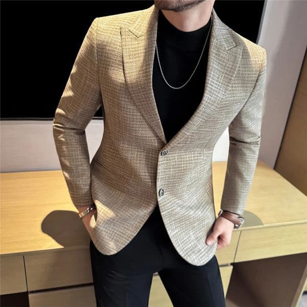 A thick checkered suit jacket in the style of old coins made of wool a high-end checkered suit in coffee color 251106