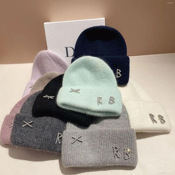 Berets 1PC Real Fur Diamonds Letter Beanies Hats For Women Winter Warm Knitted Hat Lady Casual Bonnet Skiing Cap
