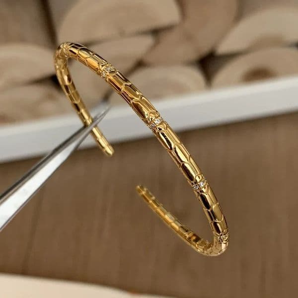 Light in antique gold craftsm creative snake bracelet for women glossy diamond inlaid bangles adjustable jewelry 251103
