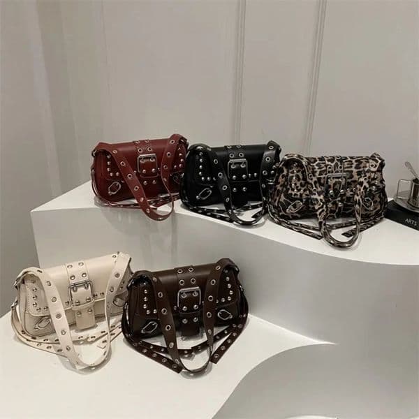 Fashion Punk Style Y2K Armpit Bag American Style Large Capacity Rivet Shoulder Bag Handbag Sweet Cool Underarm Bag Outing 251107