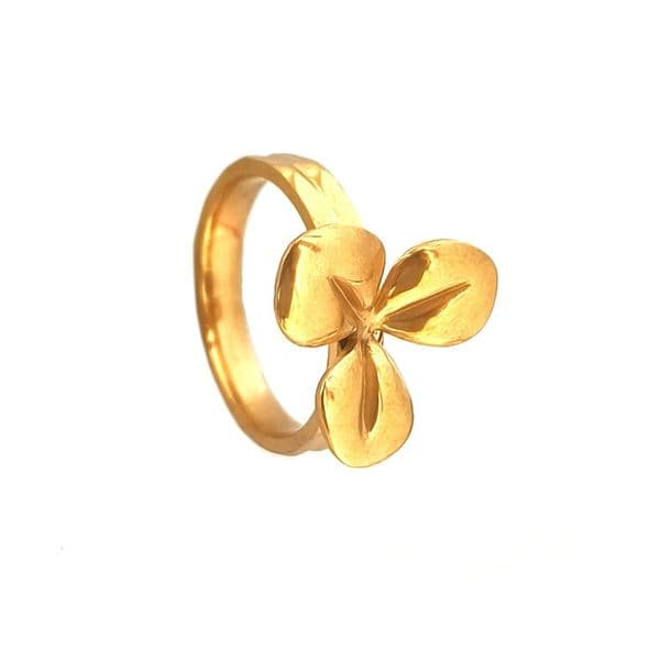 Top source new fashionable and versatile high-end niche light luxury clover ring does not fade hand jewelry