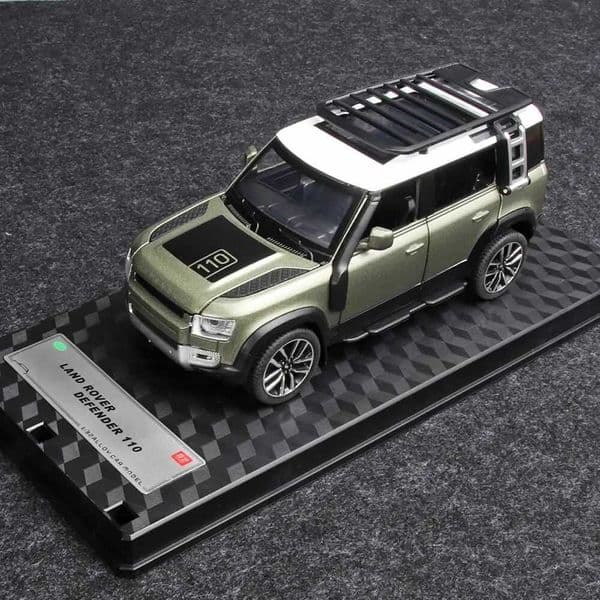 1/32 Diecast Model Car Pullback Vehicle Toy Collection for Land Rover New Defender 110 Gift with Sound and Light R251209UPBU