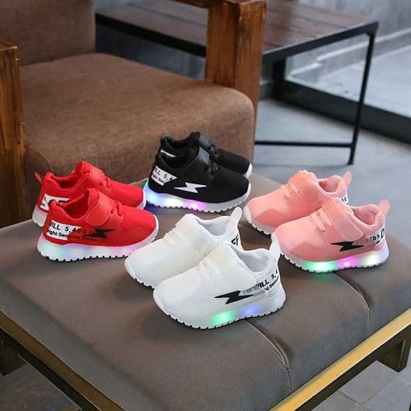 Zapatillas LED childrens sports shoes autumn new mesh boys casual shoes lightweight girls luminous shoes soft soled tennis shoes childrens tennis shoes Z250411