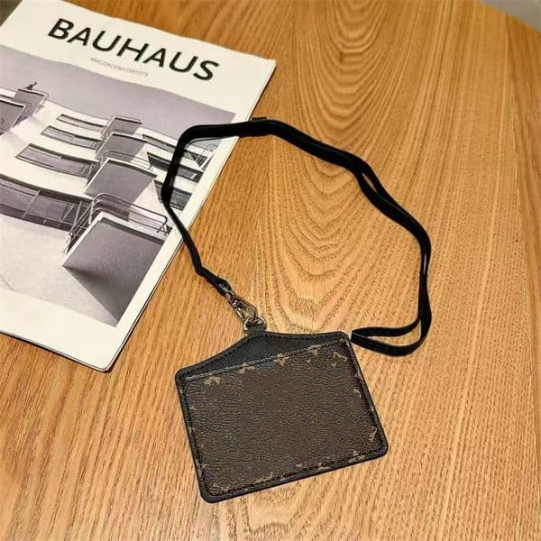 Fashion Designers Keychain Id Badge Card Holder Lanyards Luxury Work Badge High-quality Leather ID Tag with Detachable Lanyard Variety Couple Gift For Women Men