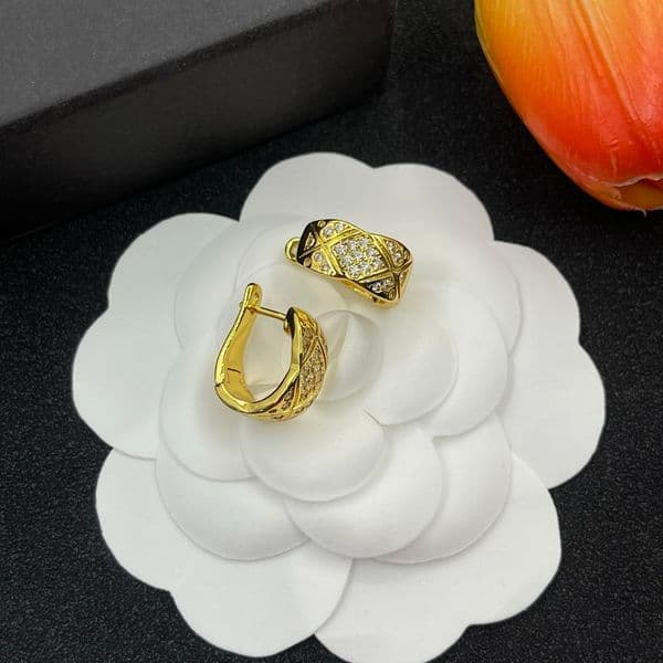 Luxury Earrings Designer Brand Stud 18K Gold Plated Retro Vintage Copper Letters Crystal Pearl Wedding Jewelry for Women Party Gift
