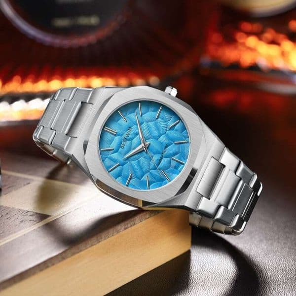 New Men's Watch with Embossed Leaf Design Quartz Waterproof Watch, Manufacturer Cross-Border