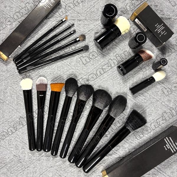 Designer Makeup Brush Blush Foundation Eyeshadow Eyeliner Brush for Girl Valentine's Day Birthday Christmas Gift