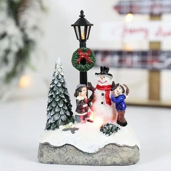 LED Christmas Village Ornaments Microlandscape Resin Figurines Decoration Santa Claus Pine Needles Snow View Holiday Gift 251113