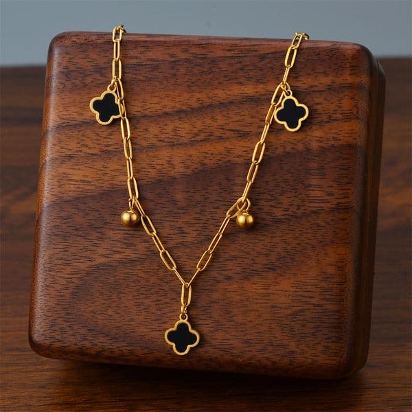 Fashionable Stainless Steel Flower Shaped Pendant Accessory Elegant Girls Boutique Versatile Collarbone Chain Love Gift Necklace