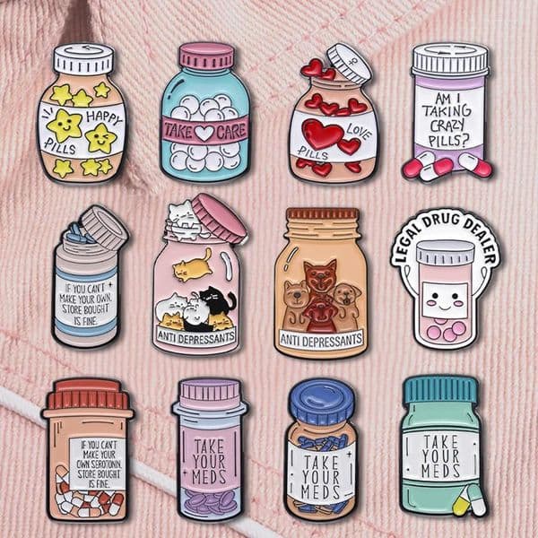 Brooches Cute Cartoon Bottle Series Brooch Creative Metal Clothes Lapel Pin Sweater Accessories Backpack Jewelry Gift For Friends