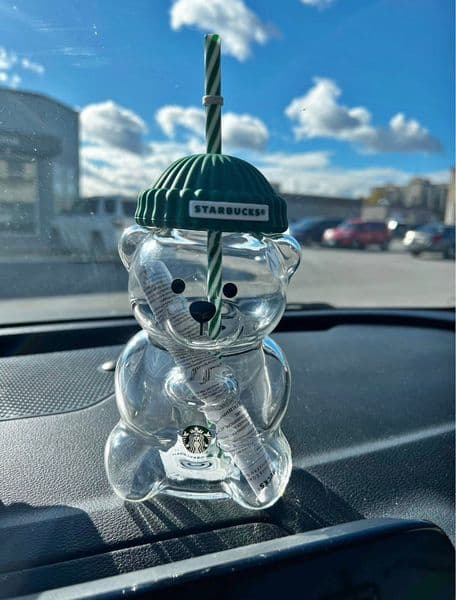 In Stock 20oz Star bucks Glass Bear Cup With Straw Cute Transparent Tumbler Green Hat Mug Iced Coffee Cold Drink Christmas New Year Gift Bearista 2025 Limited Edition