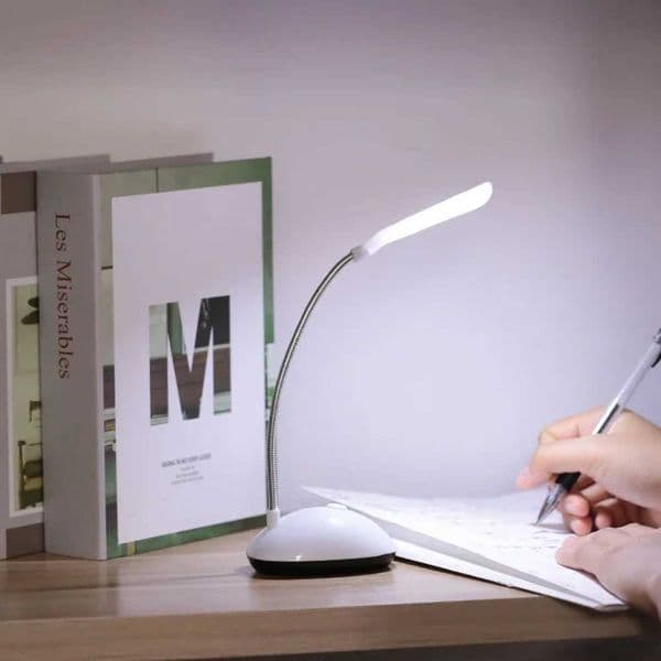Modern LED Table Reading Lamps For Study Dormitory Bedroom Bedside Room Reading Battery Light Powered Eye Protection Desk LightsW251115