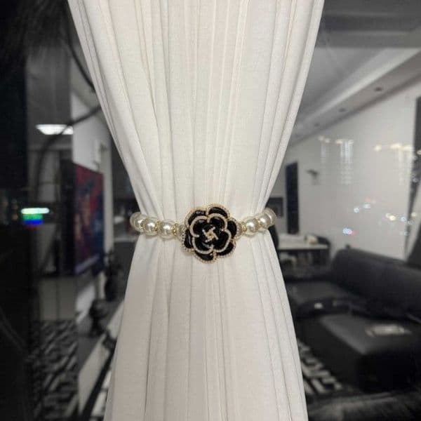 Light Luxury Camellia Magnetic Curtain Tiebacks High End Instagram Style Curtain Holdbacks for European and American Style Villas