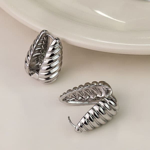 Elegant Personalized Retro Metal Love Motif Studs: A Must-Have Addition to Your Collection