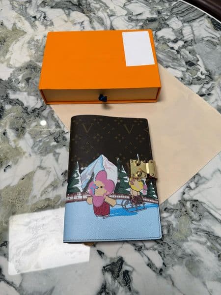 Classic designer L letter logo painted pattern leather notebook ballpoint pen set Luxury Fashion Retro Notepads with Gift Box friends birthday Teachers' Day gift