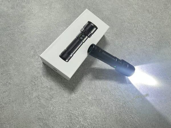 New model rechargeable outdoor lighting portable lamp for home use and portable spotlight