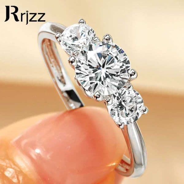 Rrjzz Sparkling Three Stone D VVS1 Moissanite Zircon Women Rings S925 Pure Silver Engagement Ring for Wedding Ring Jewelry GiftT251121