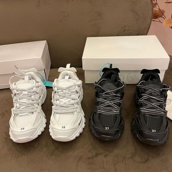 Designer Classic Personalized Sports Shoes Track 3.0 LED Light Shoes Luxury Mens high-quality Womens Rechargeable LED Light Platform Shoes 35-46 size c03