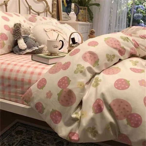 Cute pink strawberry down duvet cover flat bed sheet with pillowcase floral bedding double size soft polyester bedding suitable for girlsXJ250421