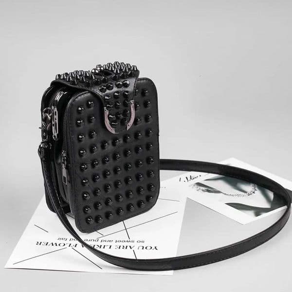 Designer Bag Designer Rivet Shoulder Bag Women Fashion Crossbody Purse For Grils Multi Pocket Phone Zero Wallet Soft Leather Handbag Carteras