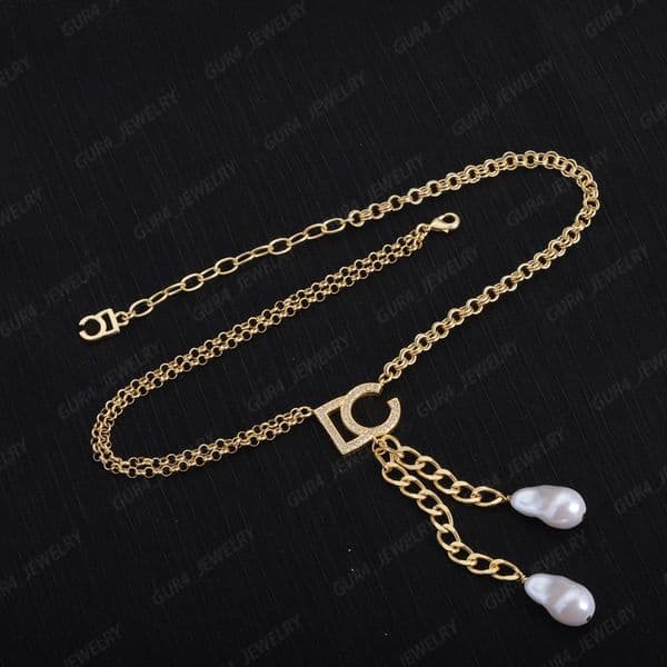 Retro gold necklace, classic letter pearl pendant necklace, designer jewelry, perfect birthday gift for sisters' gatherings