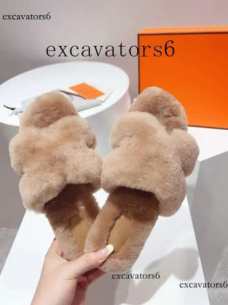 26ss 10A Top H Designer Women Wool Slippers Flat Sheepskin Slides Warm Fluffy Furry Sandal Comfortable Autumn Winter Home Sandals Furs Slipper Black brand shoes